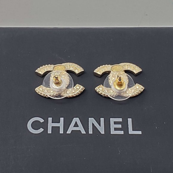 100% Authentic Chanel CC Goldish with stone Earrings - Picture 6 of 13